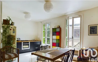 Immeuble à Paris (75020) — 12/28