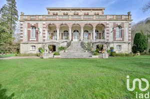 Castle at Val-de-Reuil (27100)