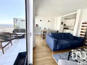 Apartment at Saint-Cloud (92210)