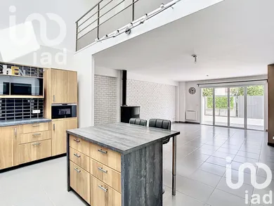 Apartment at Chevry-Cossigny (77173)