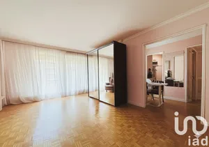 Apartment at Paris (75019)