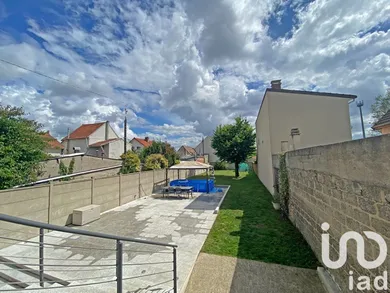 House at Bezons (95870) — 8/14