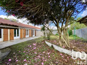 House at Saint-Médard-en-Jalles (33160)