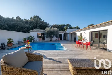 Architectural house at Rivedoux-Plage (17940)