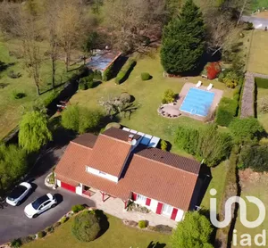 Traditional house in Scorbé-Clairvaux (86140)
