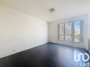 Apartment at Fresnes (94260)