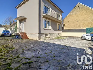 Traditional house at Barbonne-Fayel (51120)