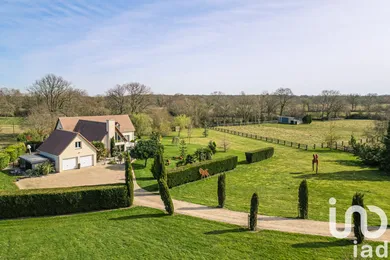 Demeure à Pont-l'Évêque (14130)