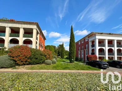 Apartment in Aix-en-Provence (13090)