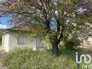 House at Saint-Même-les-Carrières (16720)