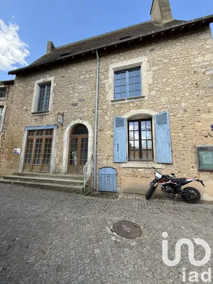 Building at Parcé-sur-Sarthe (72300)