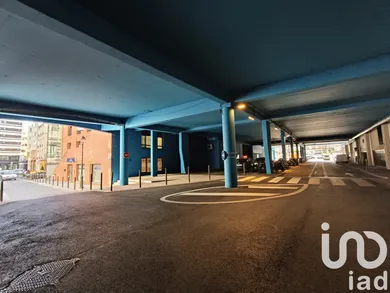 Parking at Suresnes (92150) — 4/5