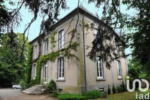 Manor at Yvré-l'Évêque (72530)