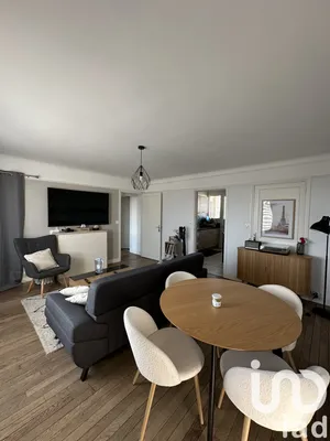 Apartment at Troyes (10000)