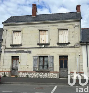 House at Vivy (49680)