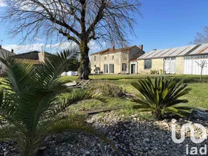 Maison de village à Saint-Martin-de-Fraigneau (85200)