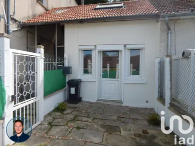 House at Maintenon (28130)
