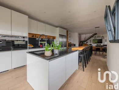 Architectural house at Crégy-lès-Meaux (77124)