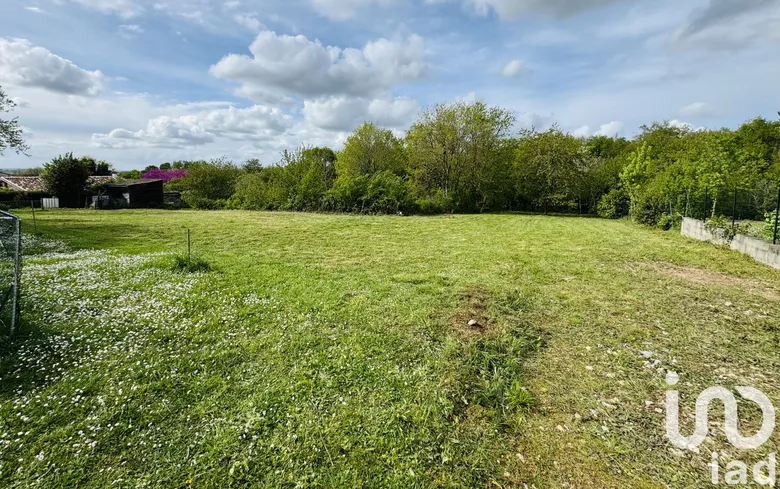 Terrain à bâtir à Champniers (16430) · 44 000 €