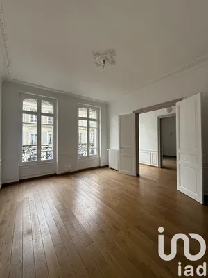 Building at Reims (51100)