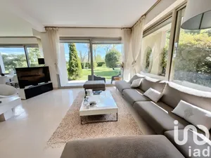 Architectural house in Lagord (17140)