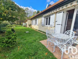 Maison de campagne à Saint-Alban-d'Ay (07790)