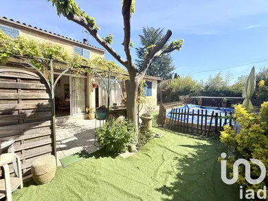 House at Roquemaure (30150)