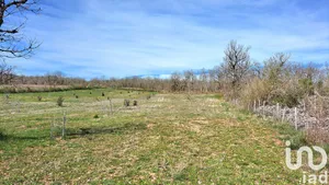 Land at lalbenque (46230)