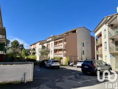 Appartement à Gréoux les Bains (04800)