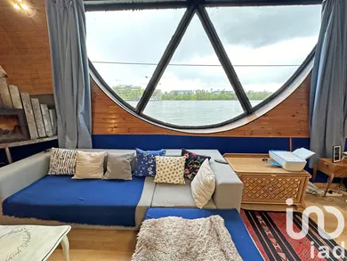 Barge in Bezons (95870)