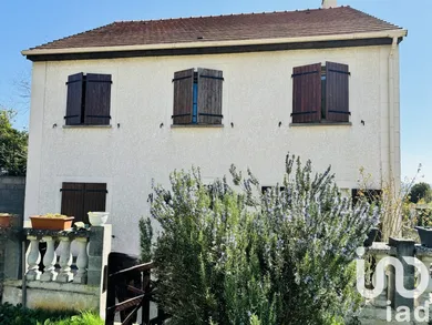 Maison traditionnelle à Montereau-Fault-Yonne (77130)
