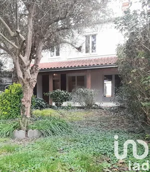 House at Valence (82400)