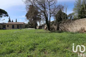 Land at Escales (11200)