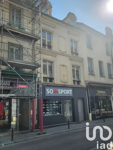 Building in Mantes-la-Jolie (78200)