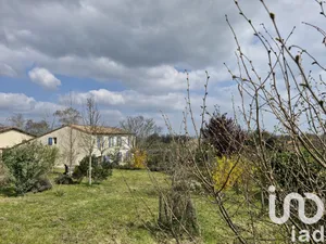 Maison de campagne à SAINTE RADEGONDE (33350)