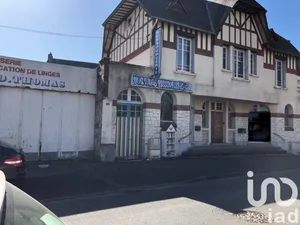 Building at Lisieux (14100)