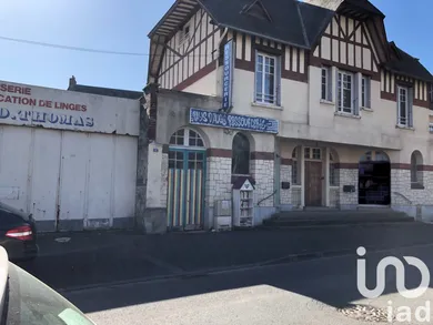 Building at Lisieux (14100)