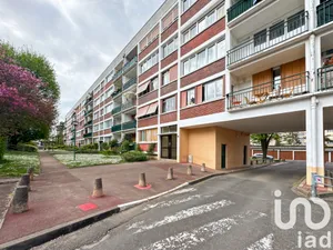 Apartment at Yerres (91330)