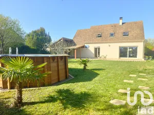 House at Saint-Arnoult-en-Yvelines (78730)