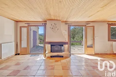 Traditional house at Jouques (13490)