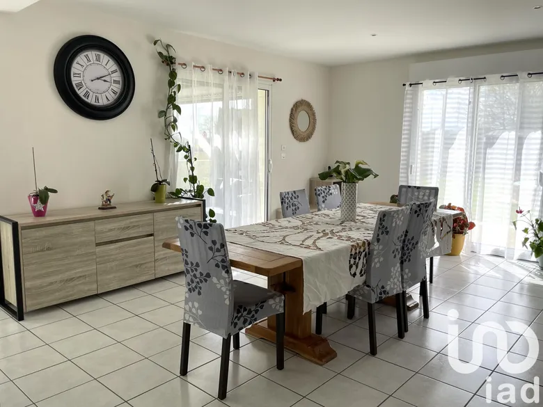 Maison 7 pièces 133 m² · à Saint-Urbain · 133 m² · 355 000 €