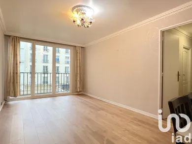 Apartment at Paris (75019)