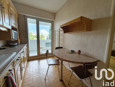 Apartment in Niort (79000)