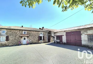 Farm in VERNEUIL (16310)