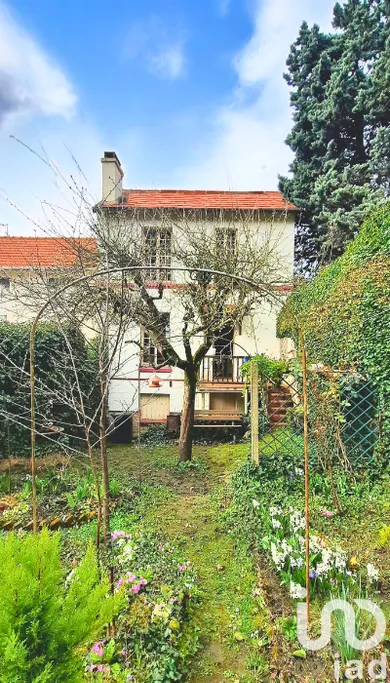 Traditional house at Montmorency (95160)