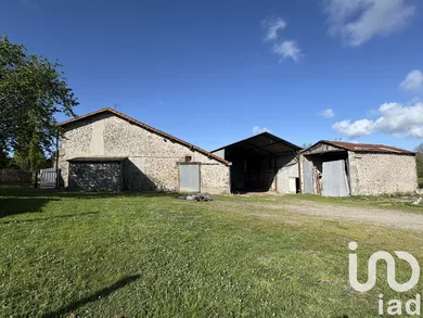 Traditional house at Fénery (79450)