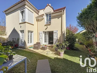 Traditional house in Saint-Rémy-lès-Chevreuse (78470)