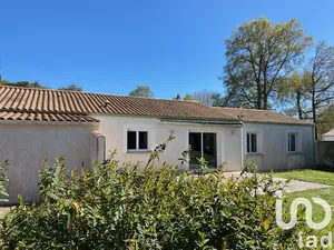 Maison à Chasnais (85400)