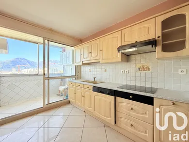 Appartement à Grenoble (38100) — 10/28