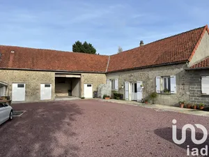 Building at Carentan (50500)